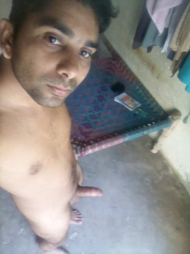 Indian Gay Porn: Sexy dick pics of a horny desi guy showing off his hard cock naked