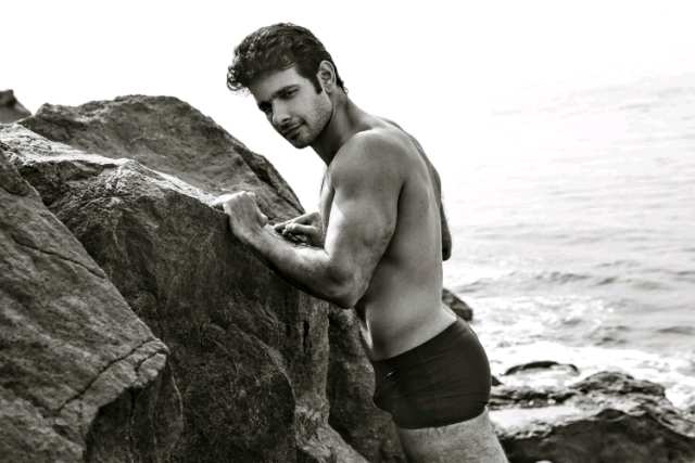 Indian Gay Porn: Sexy naked pics of hot hairy actor Viraf Patel