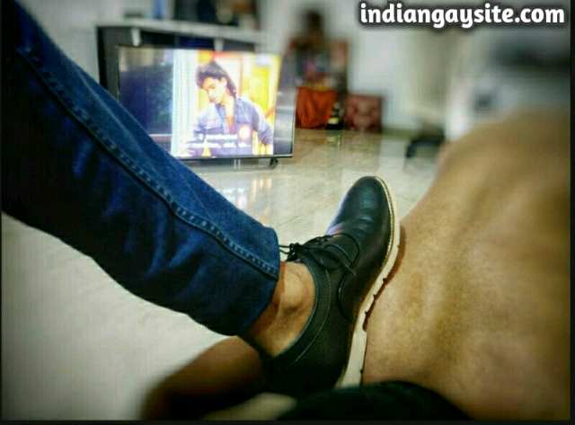 Indian Gay Porn: Slutty desi slave fulfilling master's bondage fantasy