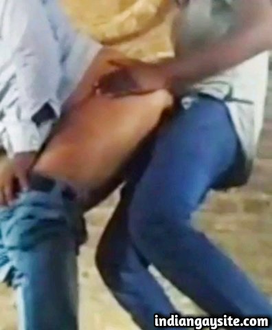 Indian gay sex video of a horny old man enjoying an outdoor fuck with a young stranger