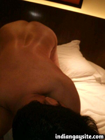 Indian Gay Porn: Sexy and slutty desi bottom showing off his big and round bubbly ass