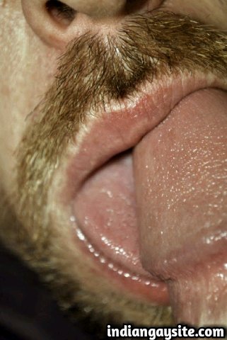 Indian Gay Sex Story: My hot desi daddy: 1