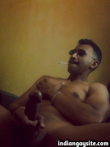 Indian Gay Sex Story: Seduced by the smartass: 2