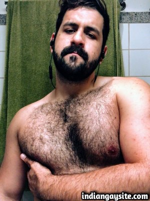 Gay porn story of a cock sucker's first face-fuck