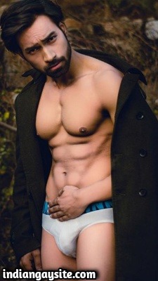 Nude Muscular Hunk Posing in Sexy Briefs