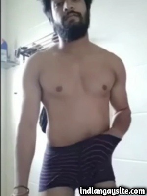 Indian Gay Video of Hot Muscled Hunk Stripping Nude