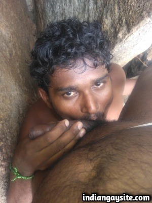 Indian Gay Sex Pics of Slutty Bottom's Outdoor Face Fuck