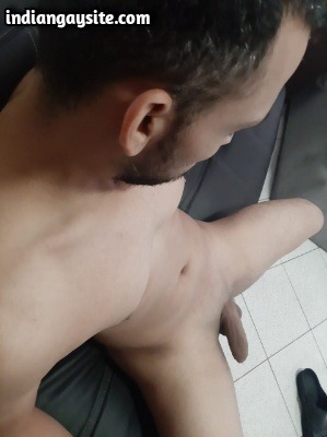 Naked Desi Hunk Shows Sexy Body & Hard Cut Cock