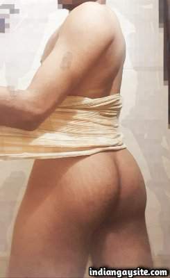 Big ass boy plays with his sexy big smooth butt