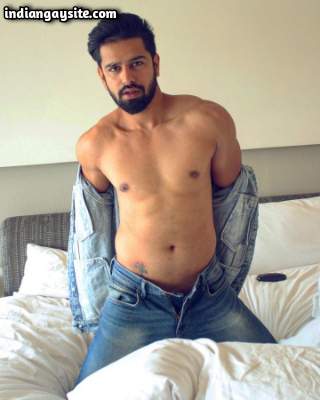 Naked male models teasing us with their semi nude pics
