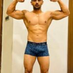 Muscular undies hunk teasing us with his fit body