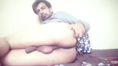 Butt naked gay uncle showing his asshole