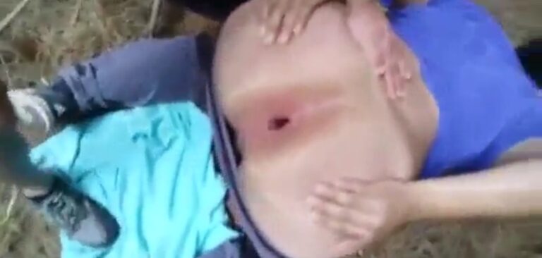 Public anal fuck between horny strangers