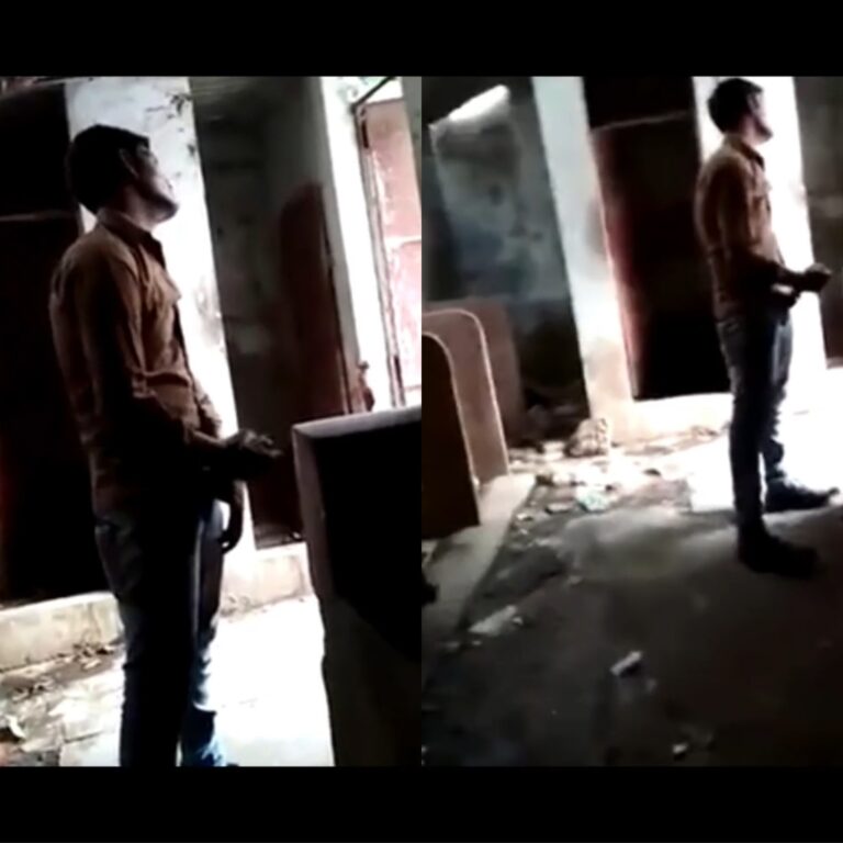 Public tiolet gay sex