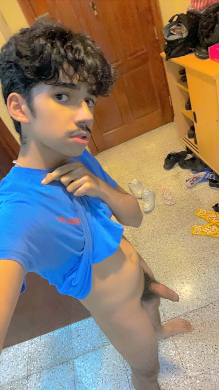 Horny Gay Slut Guy exposed